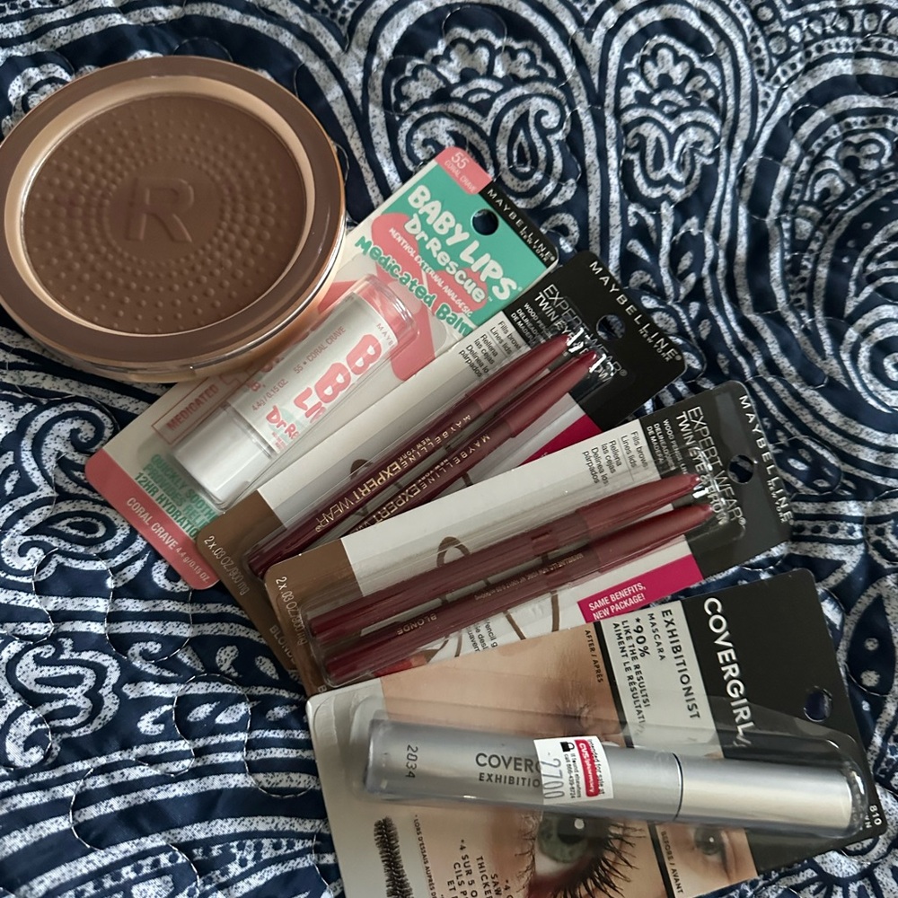 Womens Makeup BUndle ***58*** Maybelline  Revolution Mega Bronzer & More